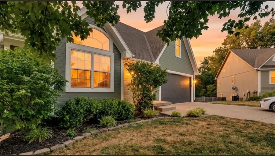 1006 S 14th Street, Louisburg, KS 66053 - #2