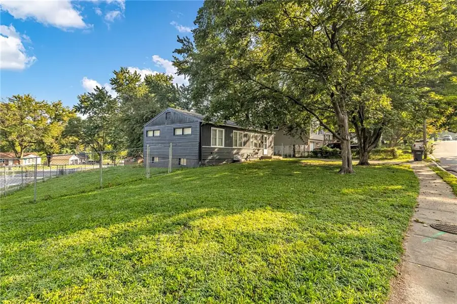 604 W 38th Street, Independence, MO 64050 - #3