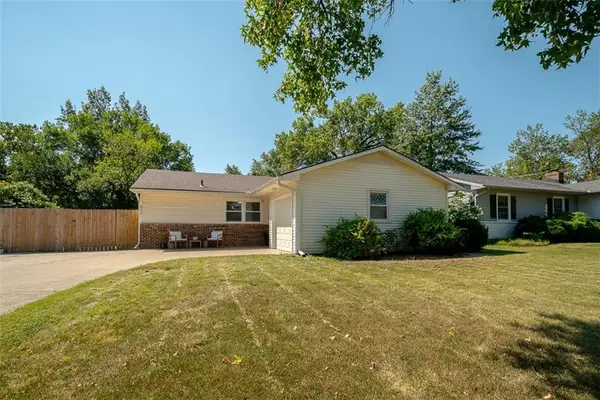 622 E 10th Street, Ottawa, KS 66067