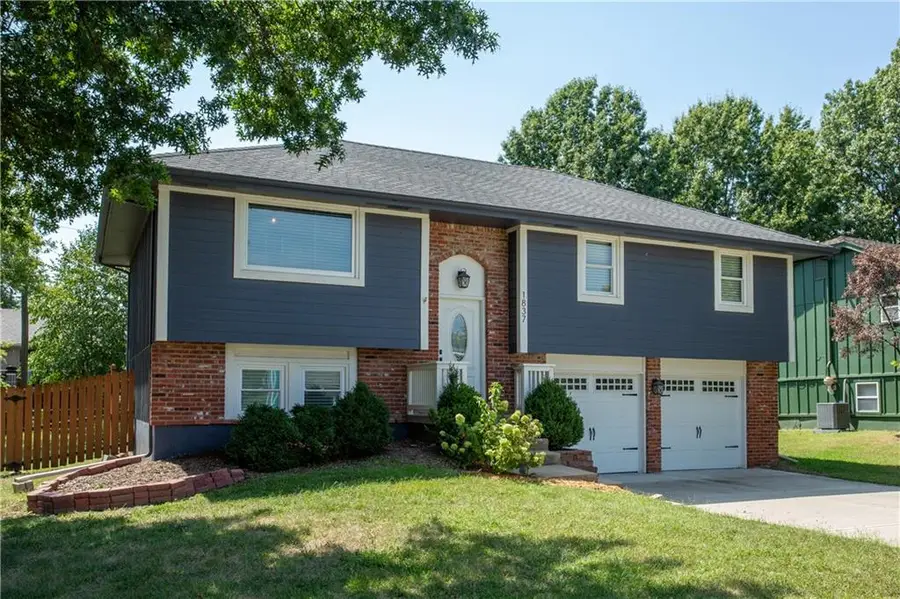 1837 W Chambery Drive, Olathe, KS 66061 - #2