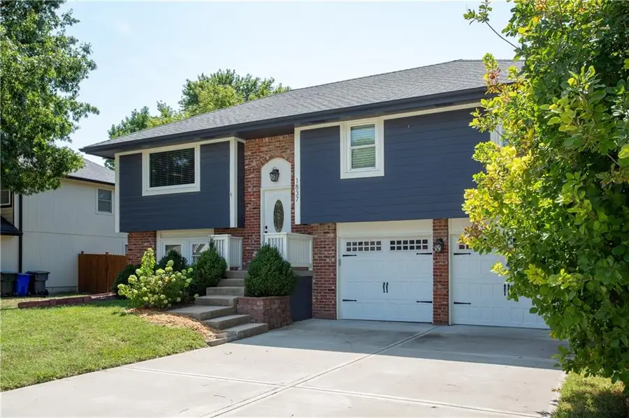 1837 W Chambery Drive, Olathe, KS 66061 - #3
