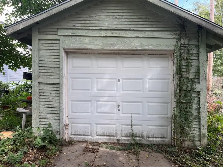 3501 E 25th Street, Kansas City, MO 64127 - #3