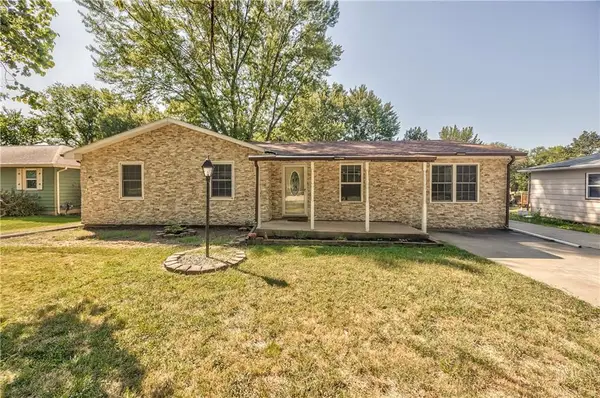 1627 E Glenn Drive, Lawrence, KS 66044