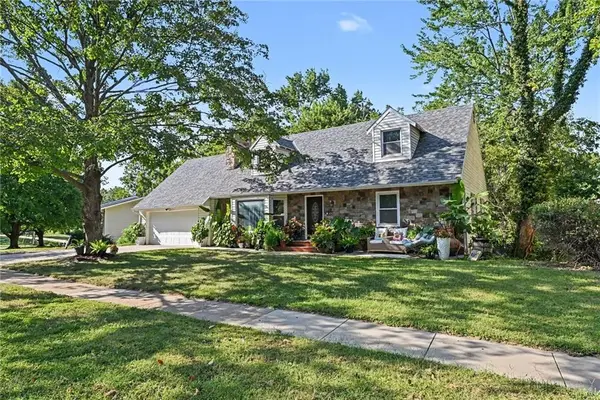 2905 Rimrock Drive, Lawrence, KS 66047