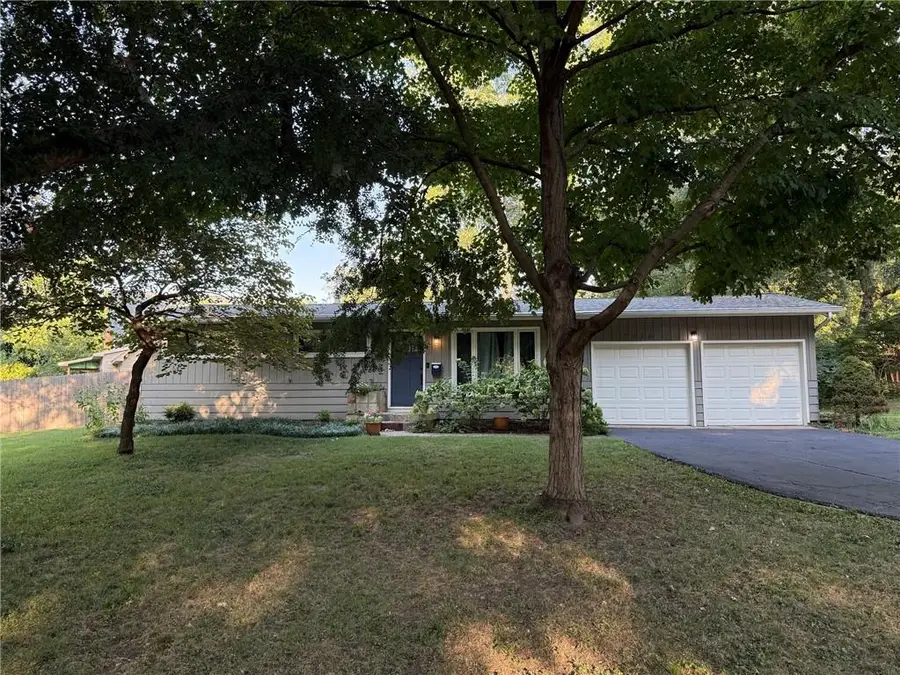 7956 Canterbury Street, Prairie Village, KS 66208 - #2