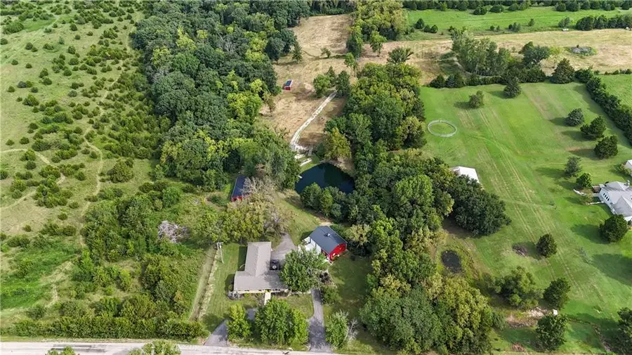 31470 W 89th Street, De Soto, KS 66018 - #3