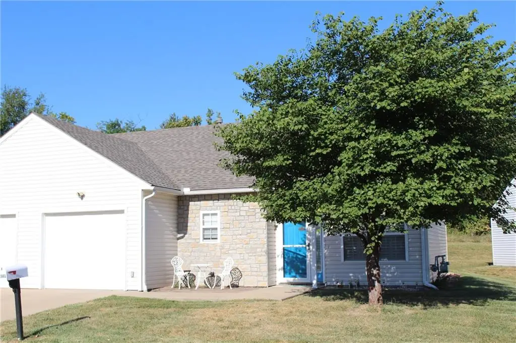1661 Fall Creek Drive, Tonganoxie, KS 66086 - #1