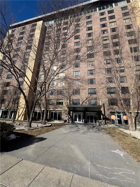 600 E 8th Street #3M, Kansas City, MO 64106