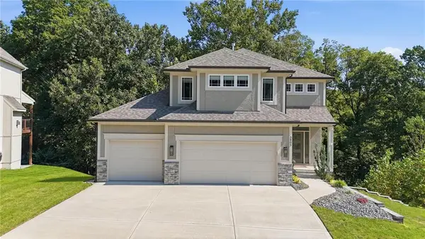 5805 Thousand Oaks Drive, Parkville, MO 64152