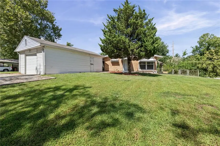 800 Marilynn Avenue, Liberty, MO 64068 - #2
