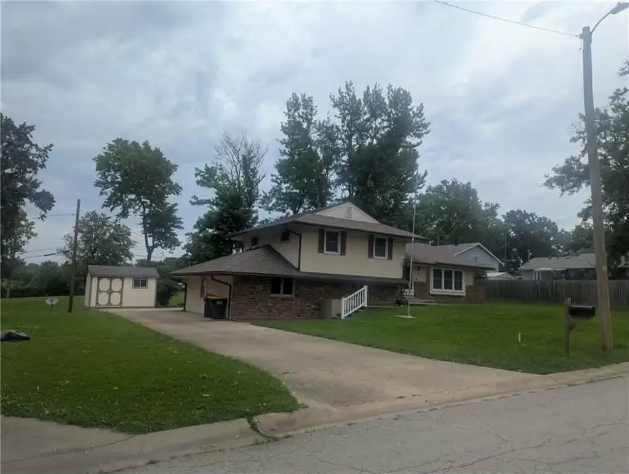 1104 W Forrest Lane, Excelsior Springs, MO 64024 - #2
