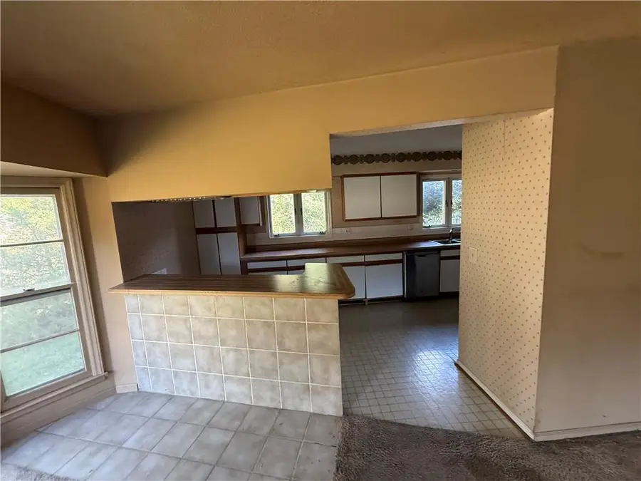 8727 W 104th Street, Overland Park, KS 66212 - #3