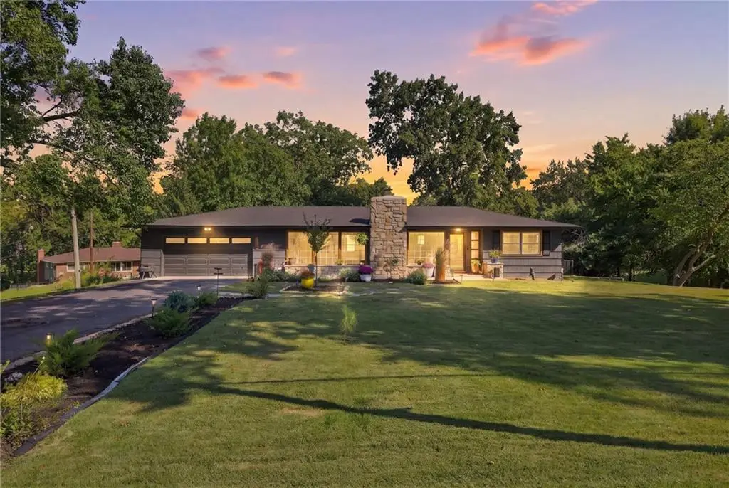 6004 NW Crystal Pool Drive, Platte Woods, MO 64151 - #1