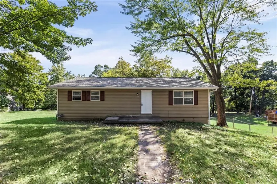 307 E 165th Street, Belton, MO 64012 - #3