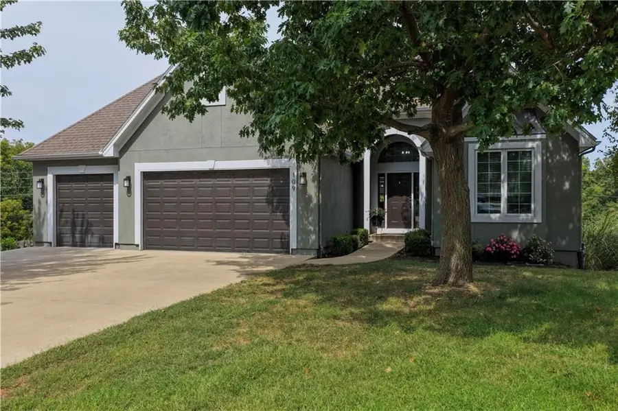 109 SE Chelsea Drive, Lees Summit, MO 64063 - #2