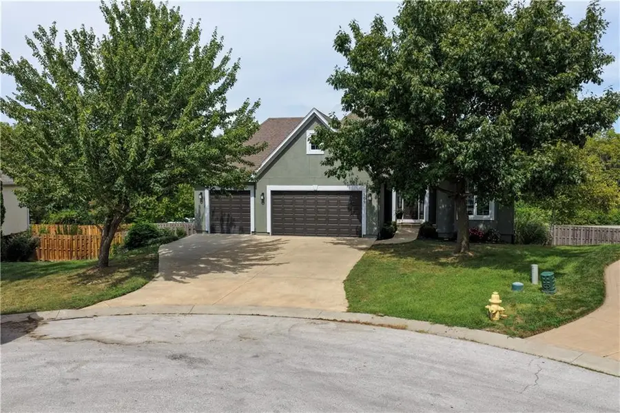 109 SE Chelsea Drive, Lees Summit, MO 64063 - #3