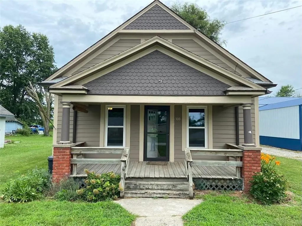 300 W Hortense Street, Orrick, MO 64077 - #1