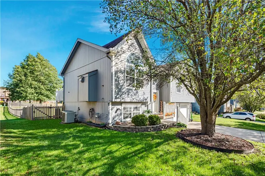 11037 N Lewis Avenue, Kansas City, MO 64157 - #3