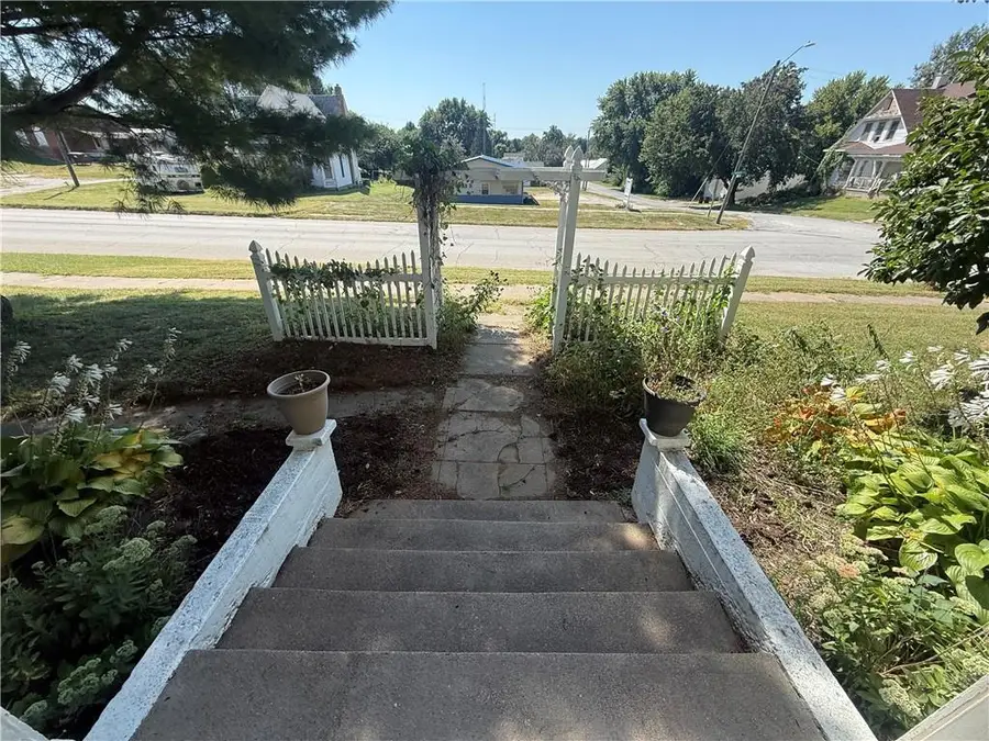 209 W Nodaway Street, Oregon, MO 64473 - #3