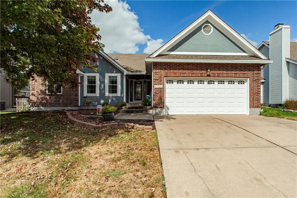 2724 SE Nottingham Drive, Lees Summit, MO 64063 - #1