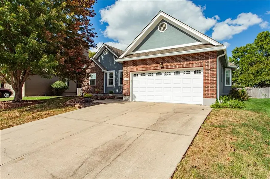 2724 SE Nottingham Drive, Lees Summit, MO 64063 - #2