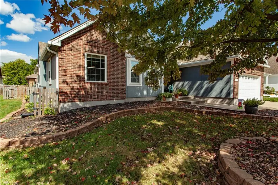 2724 SE Nottingham Drive, Lees Summit, MO 64063 - #3
