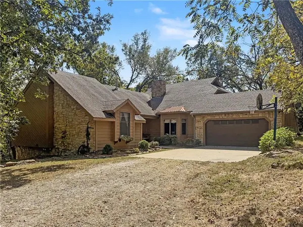 643 N 750 Road, Lawrence, KS 66047