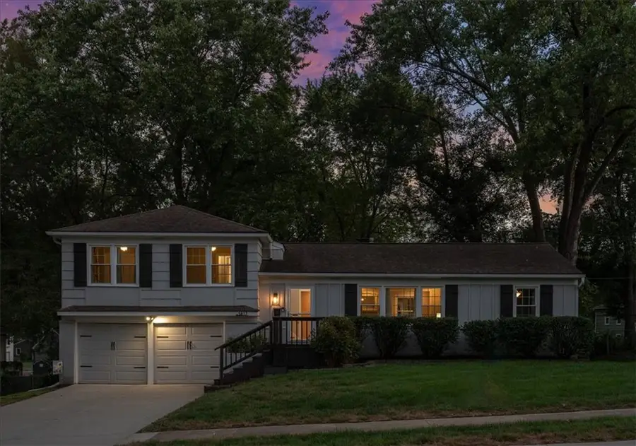 5817 W 101st Place, Overland Park, KS 66207 - #2