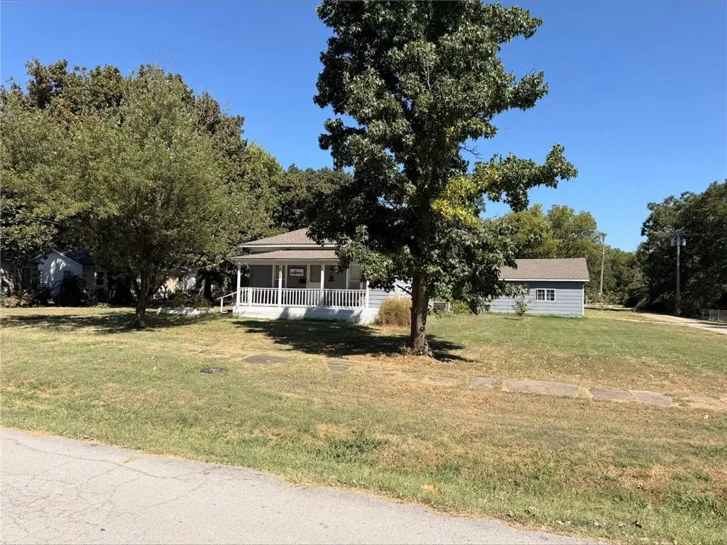 204 E Maple Street, Girard, KS 66743 - #1