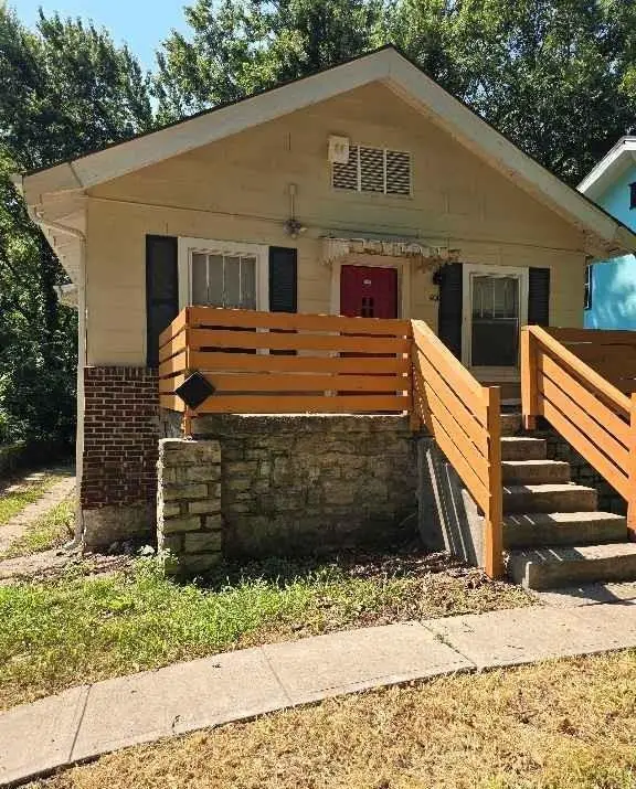 4019 E 67th Terrace, Kansas City, MO 64132 - #1