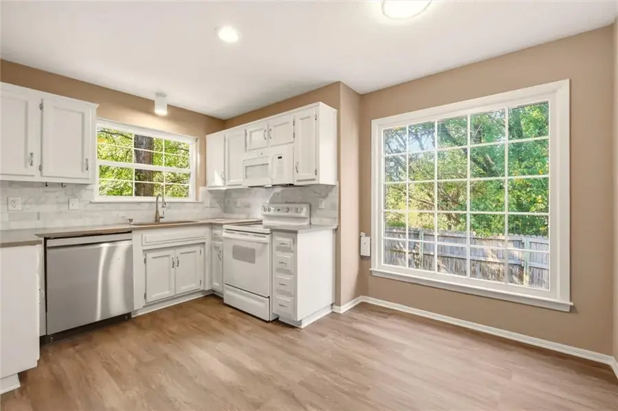 10752 Oakmont Street, Overland Park, KS 66210 - #3