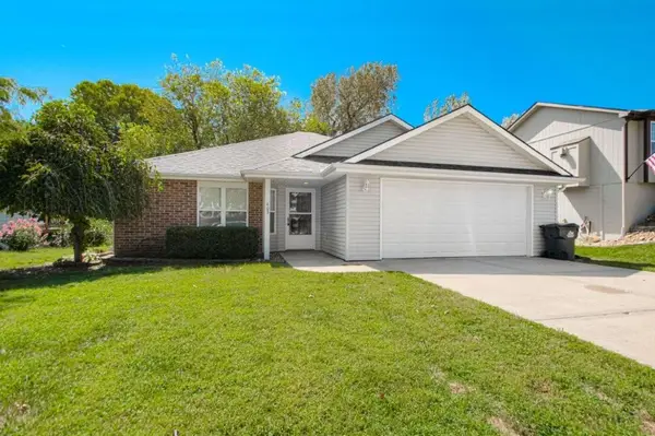 603 Creek Ridge Drive, Grain Valley, MO 64029