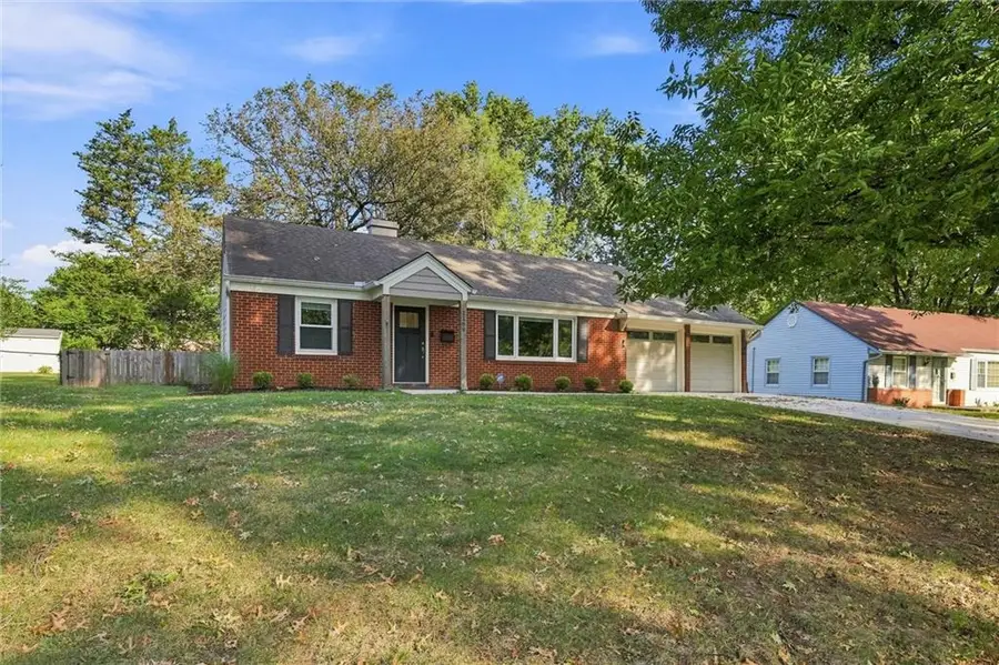 2200 W 79th Street, Prairie Village, KS 66208 - #2