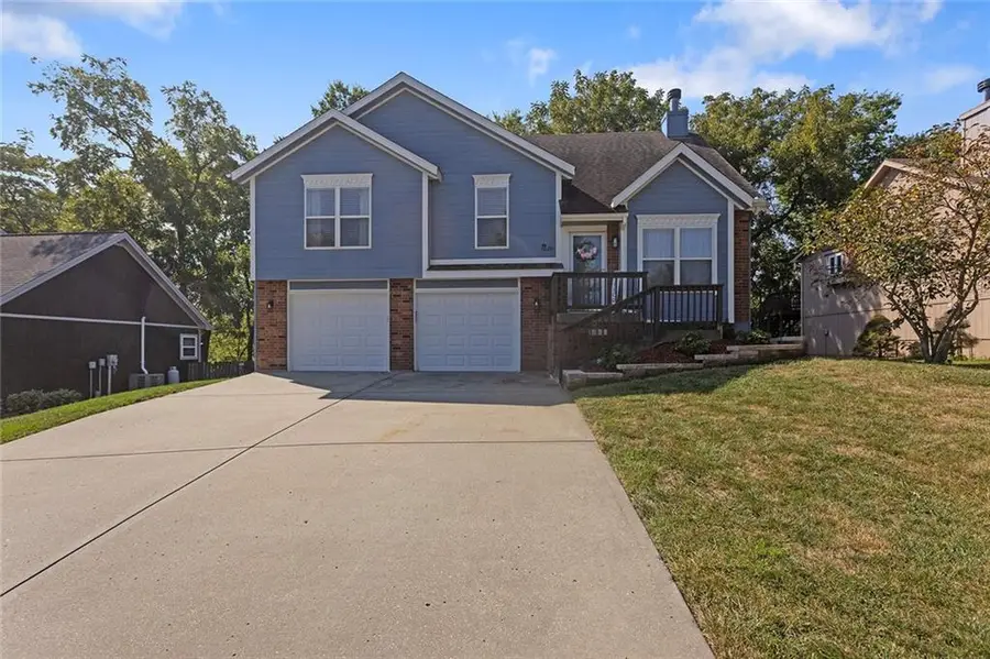 207 Lakeview Drive, Smithville, MO 64089 - #2