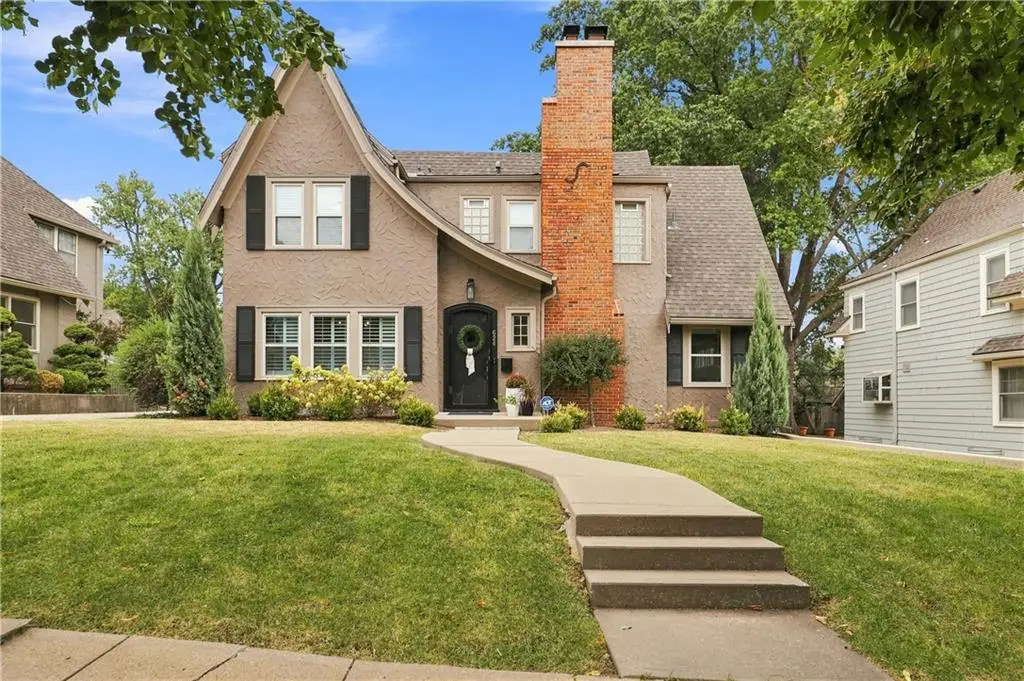 624 W Dartmouth Road, Kansas City, MO 64113 - #1