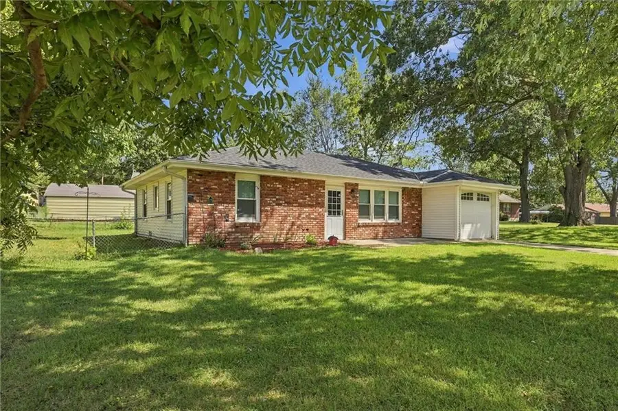 505 Quincy Boulevard, Smithville, MO 64089 - #2