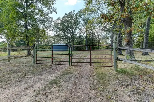 7425 SW 101st Road, Osceola, MO 64776