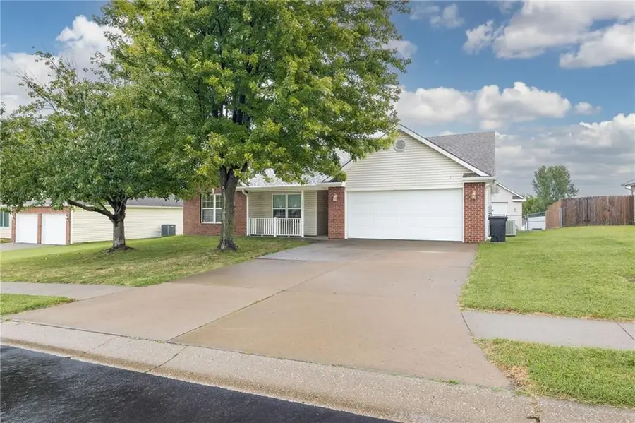 3405 Stardust Drive, Saint Joseph, MO 64503 - #2
