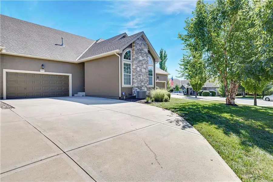 16513 W 168th Place, Olathe, KS 66062 - #3