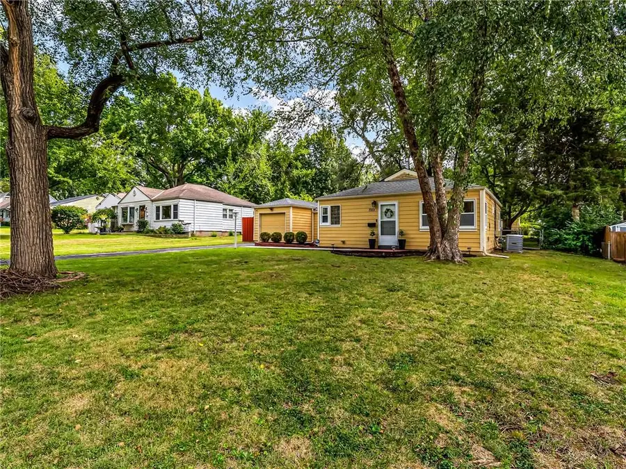7001 Dearborn Street, Overland Park, KS 66204 - #2