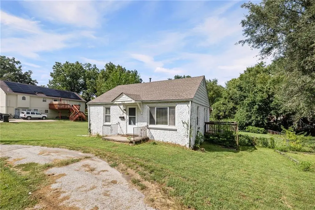 9612 E 31st Street, Independence, MO 64052 - #1