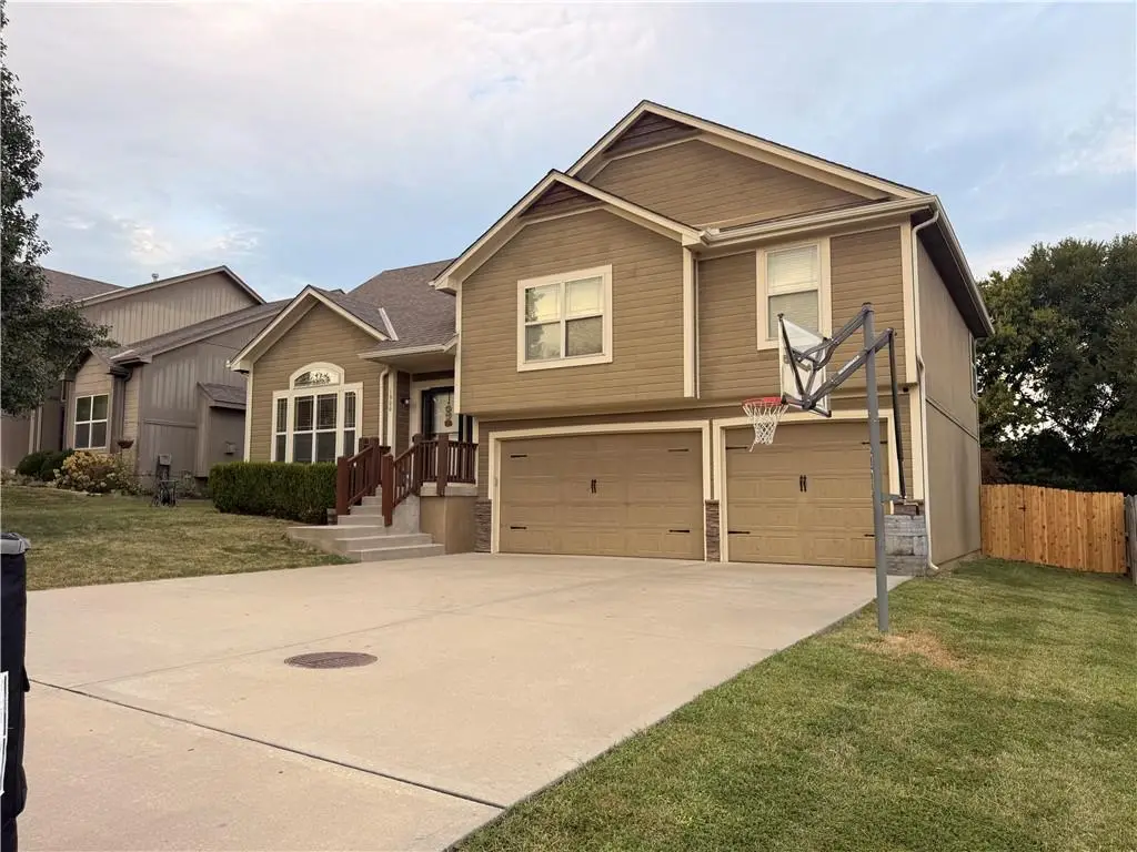 1900 Curtis Drive, Greenwood, MO 64034 - #1