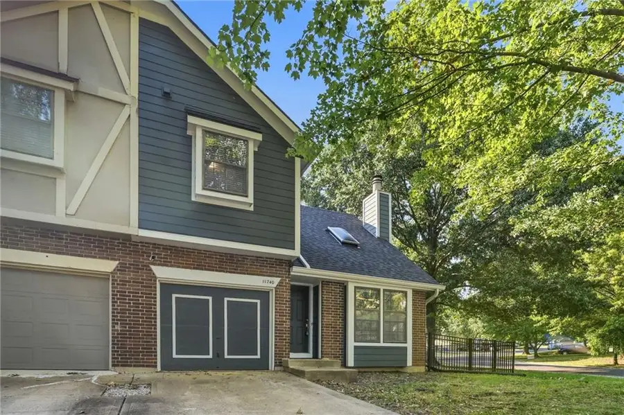 11740 Oakmont Street, Overland Park, KS 66210 - #2