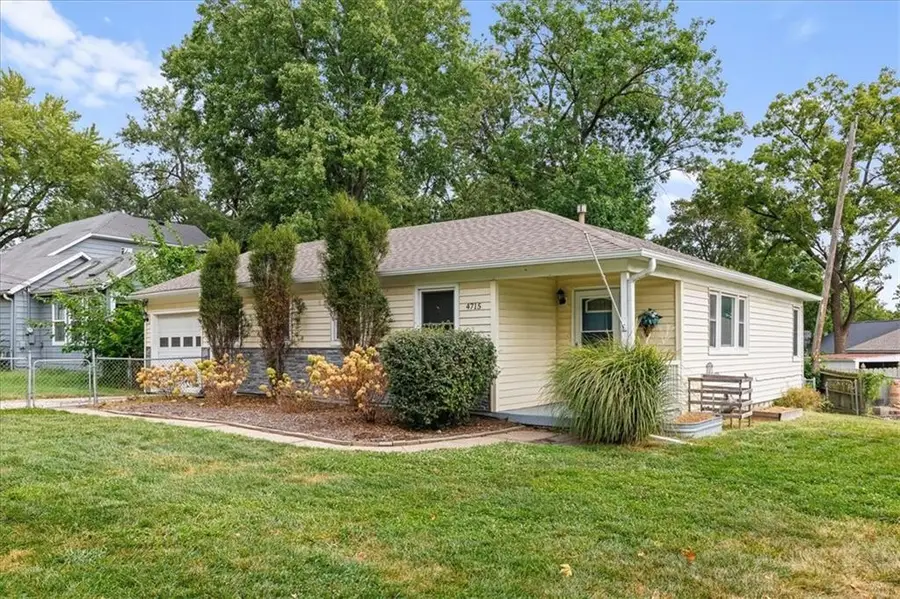 4715 Alhambra Street, Roeland Park, KS 66205 - #3