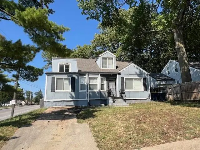 7448 Wabash Avenue, Kansas City, MO 64132 - #1
