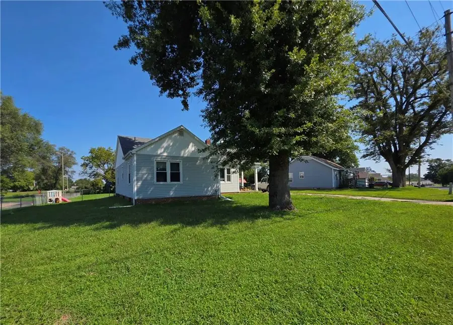 620 W 25th Terrace, Higginsville, MO 64037 - #3