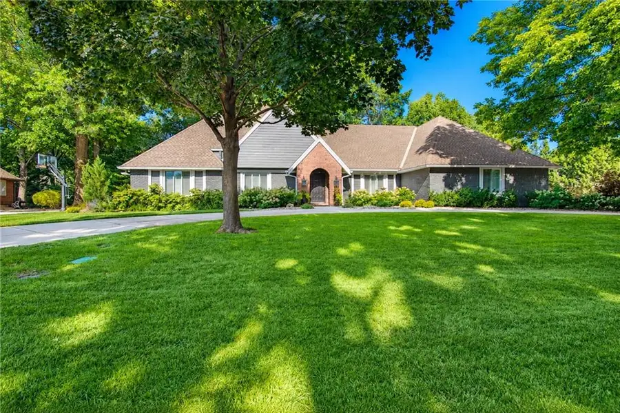 10108 Howe Drive, Leawood, KS 66206 - #2