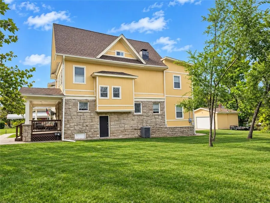 3626 Michigan Avenue, Kansas City, MO 64109 - #2