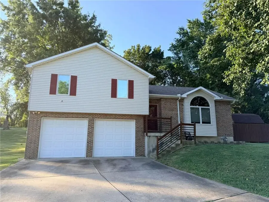 5215 Douglas Avenue, Kansas City, KS 66106 - #2