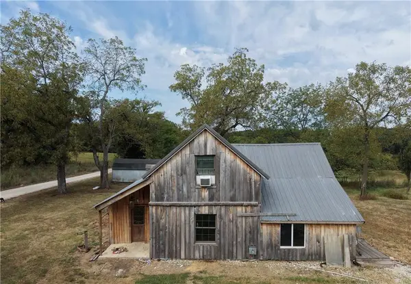 2251 E 360 Road, Bolivar, MO 65685